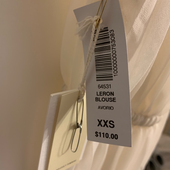 Aritzia cream top - Picture 2 of 3